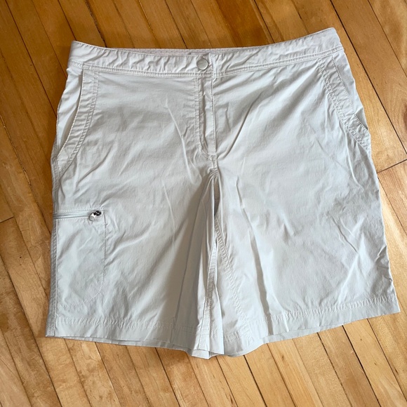 L.L. Bean Pants - L.L.Bean Women’s Water Repellent Comfort Trail Shorts Mid Rise Adjustable Waist